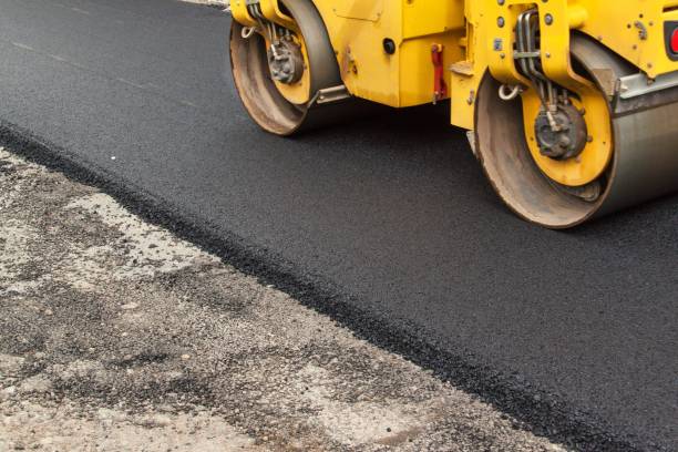 Best Driveway Paving Contractor  in Licking, MO